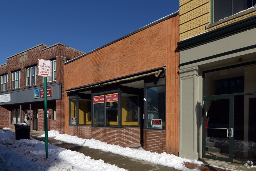 1921 Centre St, Middleboro, MA 02346