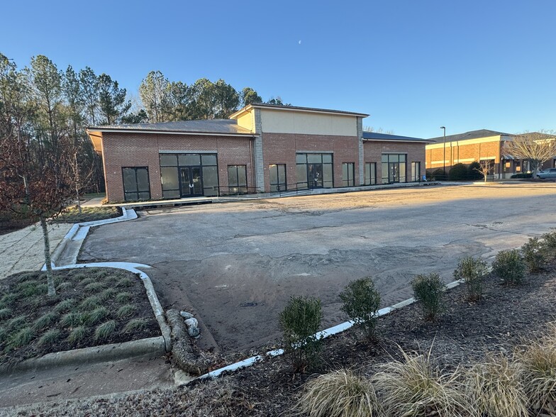 1041 Darrington, Cary, NC for lease - Building Photo - Image 2 of 5