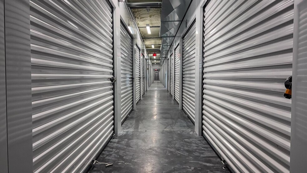 12 Midway Rd, Eldon, MO 65026 Hyde Storage