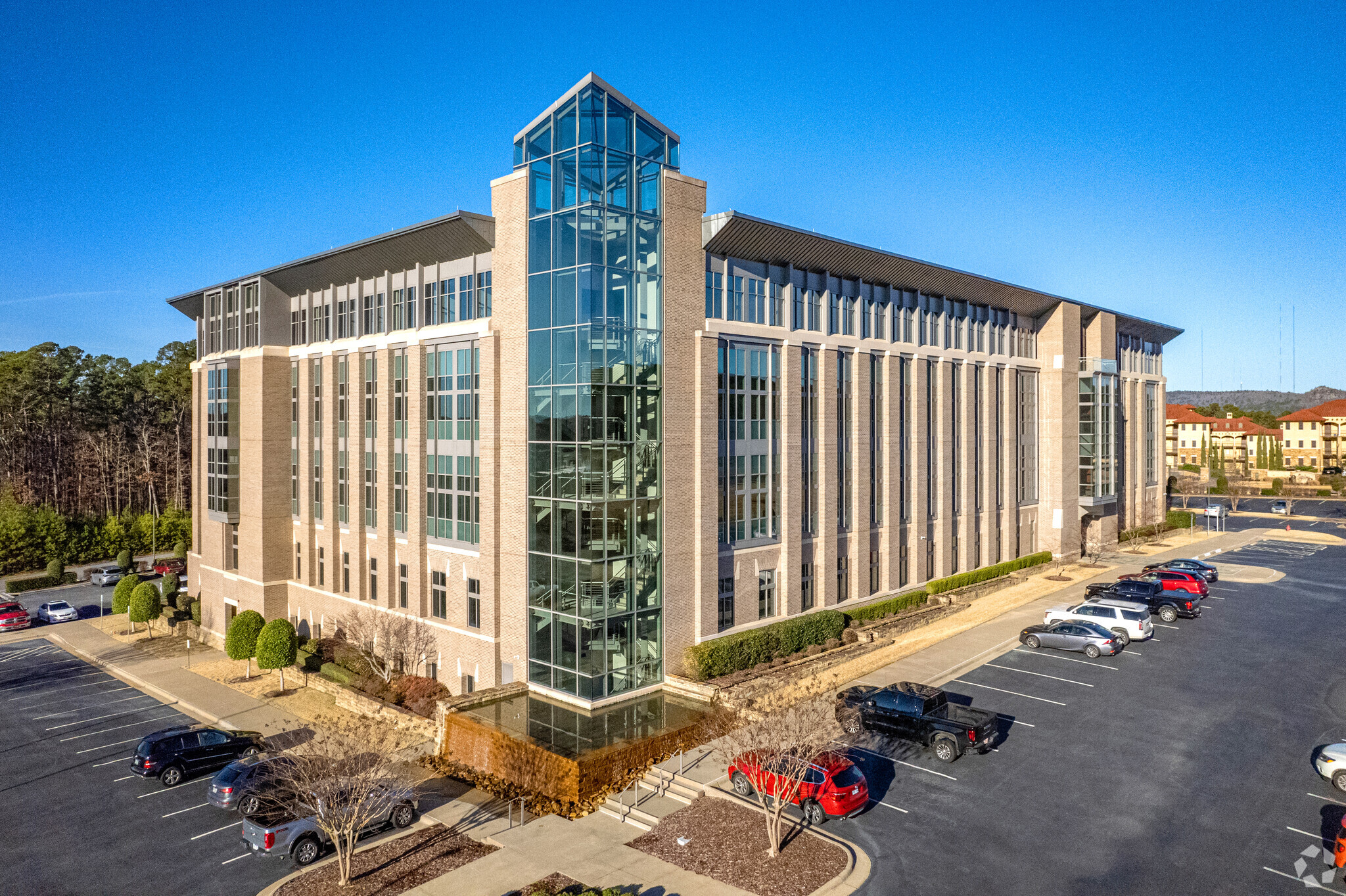 17901 Chenal Pky, Little Rock, AR for sale Primary Photo- Image 1 of 1