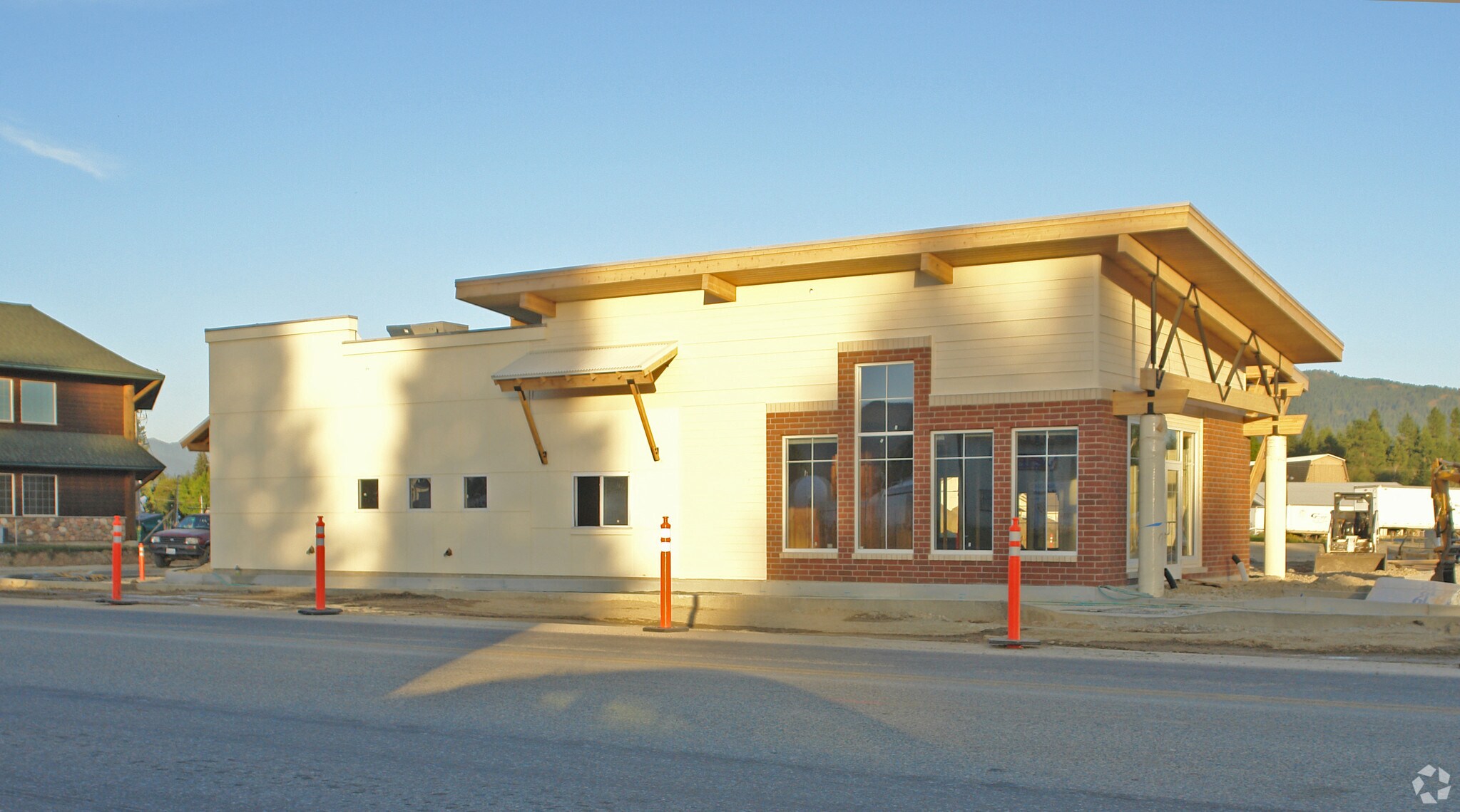 1319 Highway 2 Hwy, Sandpoint, ID for sale Primary Photo- Image 1 of 1