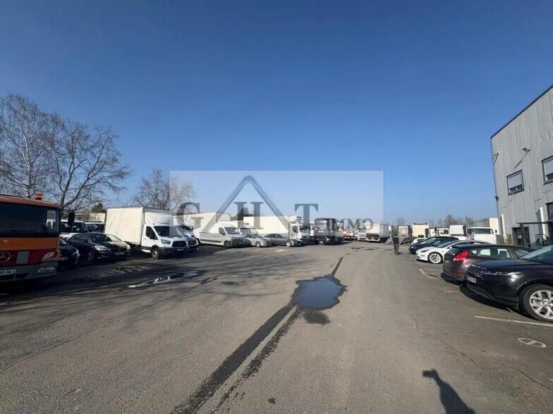 Industrial in Saint-Mard for sale - Building Photo - Image 1 of 2