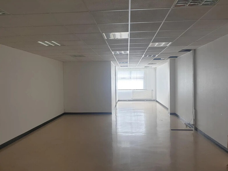 Office in Charenton-Le-Pont for sale - Interior Photo - Image 3 of 8