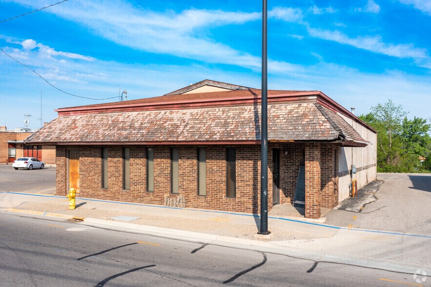 155 N Winter St, Adrian, MI for sale - Building Photo - Image 1 of 1