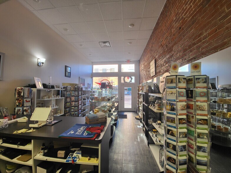 327 Main St, Evansville, IN for sale - Interior Photo - Image 3 of 24