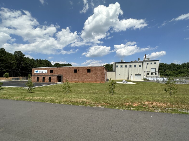 119 Metrolina Dr, Shelby, NC for sale - Building Photo - Image 1 of 90