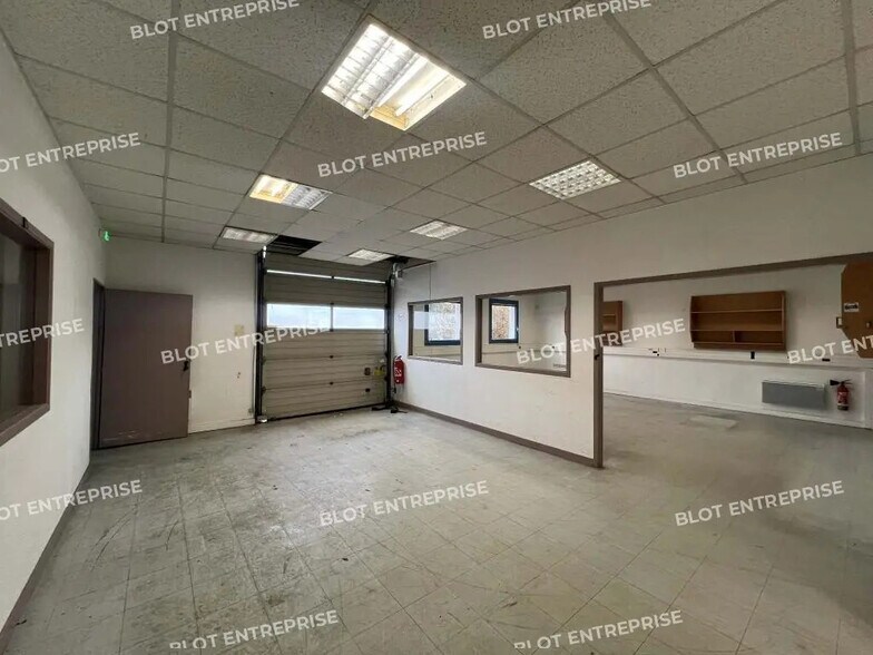 Office in Rennes for lease - Interior Photo - Image 3 of 10