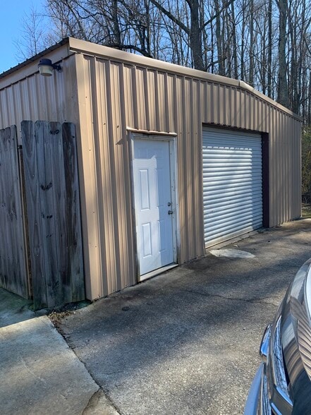 Sunset village portfolio of 2 properties for sale on LoopNet.com - Building Photo - Image 3 of 36