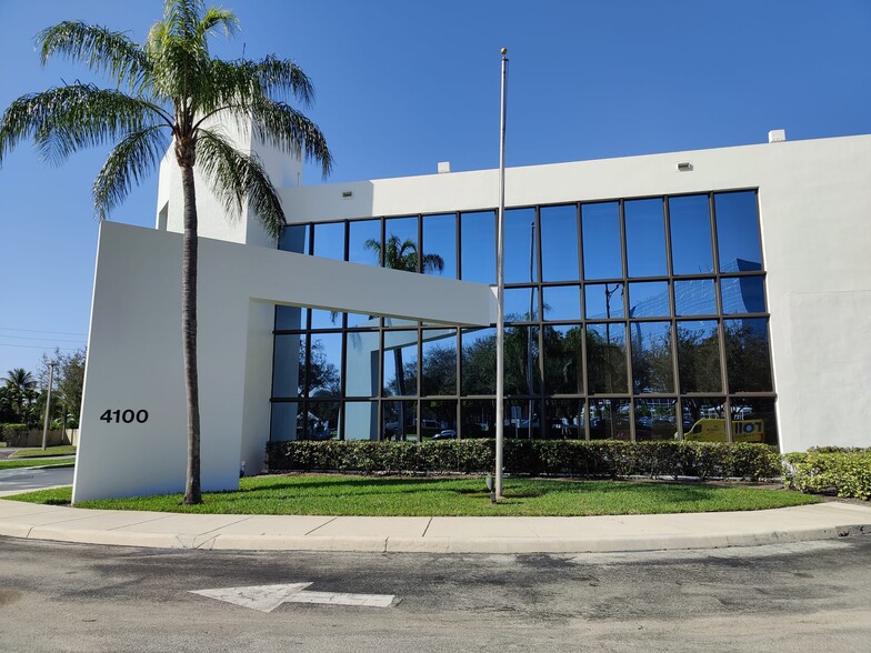 4100 Hollywood Blvd, Hollywood, FL for sale - Building Photo - Image 1 of 1