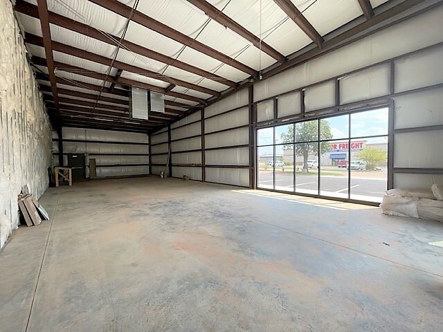 3824-3826 S Broadway, Edmond, OK for lease Interior Photo- Image 1 of 3