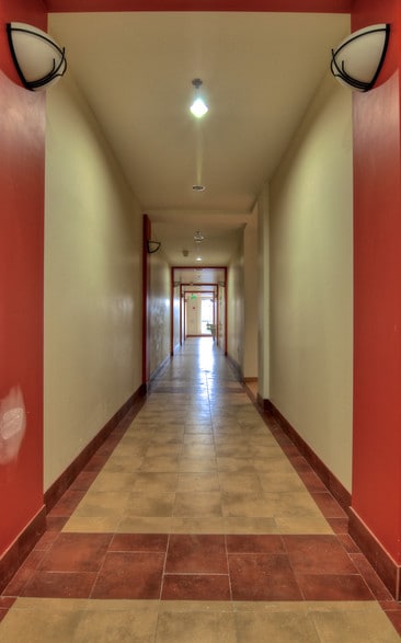 1343 E Gladstone St, Glendora, CA for lease - Interior Photo - Image 3 of 6