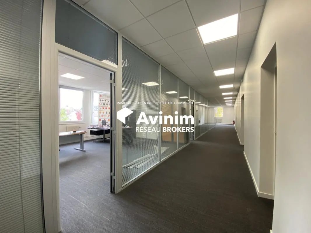 Office in Nanterre for sale Interior Photo- Image 1 of 8