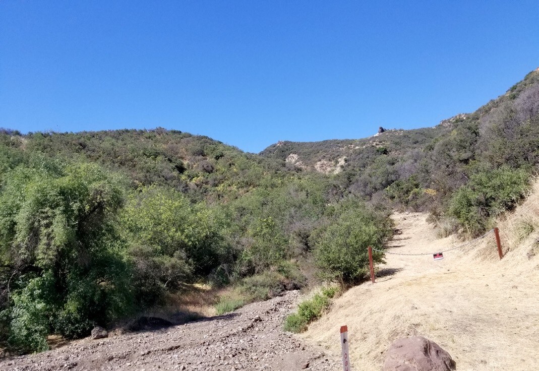Triunfo Canyon Rd, Agoura Hills, CA for sale Primary Photo- Image 1 of 3