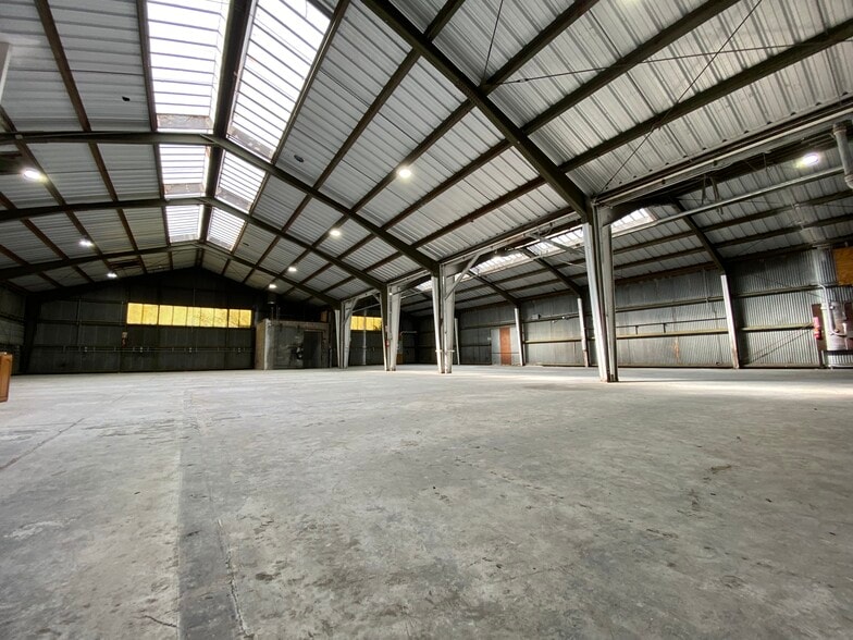 1355 Fitzgerald Ave, San Francisco, CA for sale - Interior Photo - Image 2 of 6