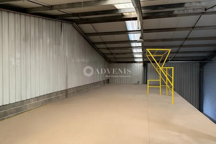 Flex in Saran for lease - Building Photo - Image 3 of 12