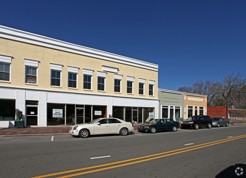 117123 N Main St, Mount Holly, NC 28120