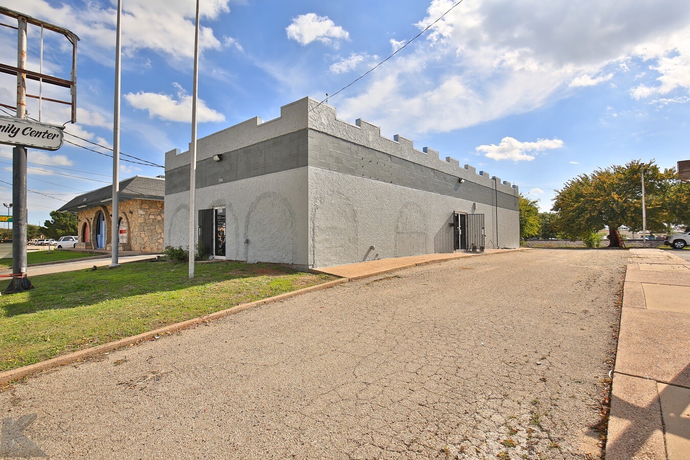 4033 N 1st St, Abilene, TX 79603