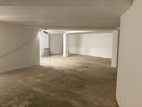 1-2 Queen Sq, Brighton for lease Interior Photo- Image 1 of 2