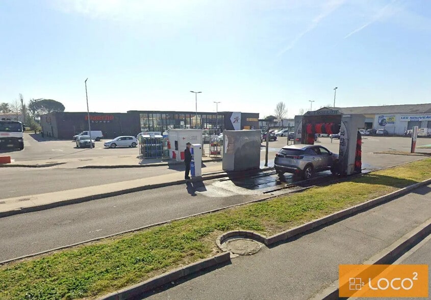 2 Rue De La Gravette, Gratentour for lease - Building Photo - Image 1 of 7