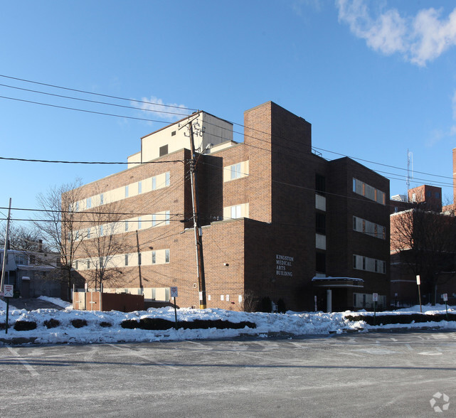 Office in Kingston, NY for sale - Primary Photo - Image 1 of 1