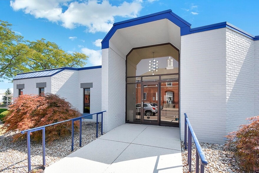 245 N Seltzer St, Crestline, OH for sale - Building Photo - Image 3 of 53