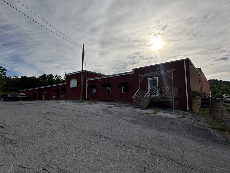 2211 Windsor St, Chattanooga, TN for sale - Building Photo - Image 1 of 80