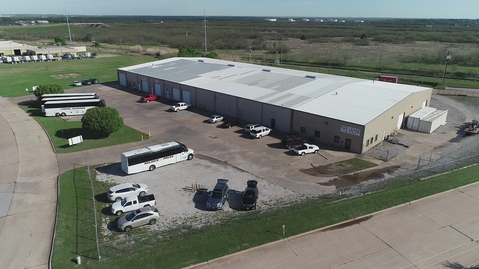 2730 Commerce St, Wichita Falls, TX for sale - Building Photo - Image 3 of 14