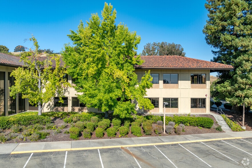 3408 Hillview Ave, Palo Alto, CA for lease - Building Photo - Image 2 of 4