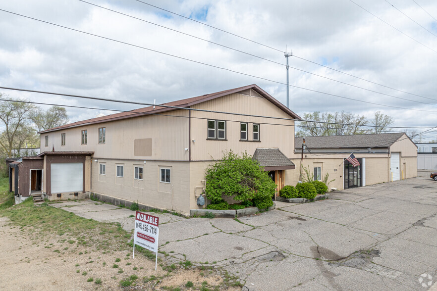 3113 Hillcroft Ave SW, Grand Rapids, MI for lease - Primary Photo - Image 1 of 13