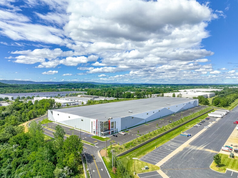 4043 Hanoverville Rd, Bethlehem, PA for lease - Building Photo - Image 2 of 3