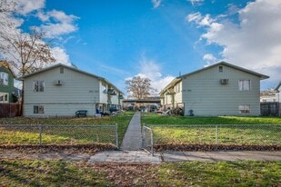 2411 N Cincinnati St, Spokane WA - Fourplex or Quadplex