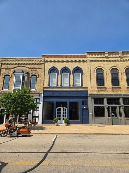 522 W Water St, Princeton, WI for lease - Building Photo - Image 1 of 6