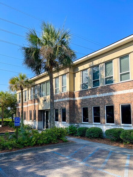528 Johnnie Dodds Blvd, Mount Pleasant, SC for lease - Building Photo - Image 2 of 31