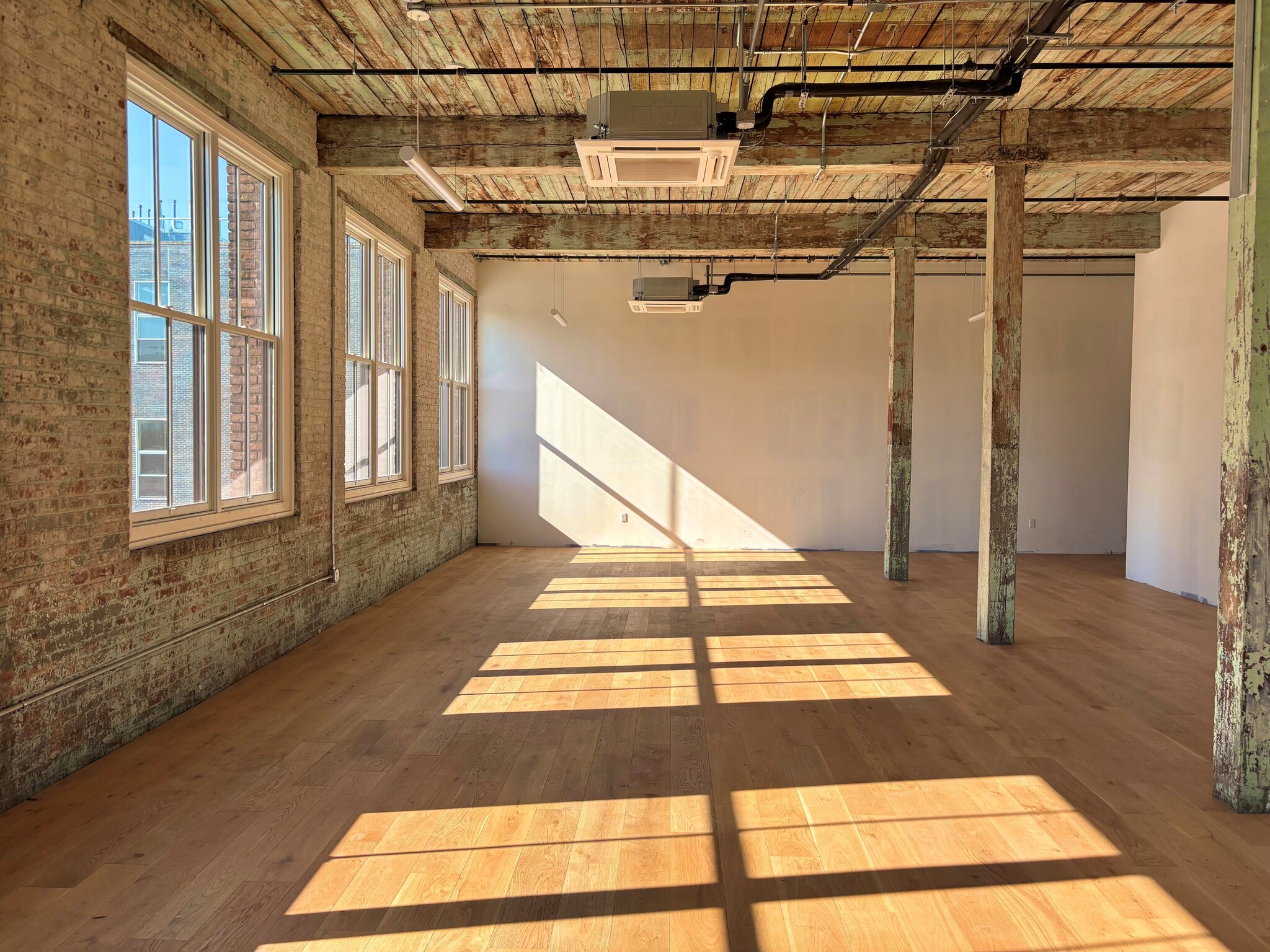 44-01 11th St, Long Island City, NY for lease Building Photo- Image 1 of 7