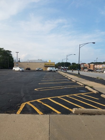 9520 S Jeffrey, Chicago, IL for sale - Other - Image 2 of 11