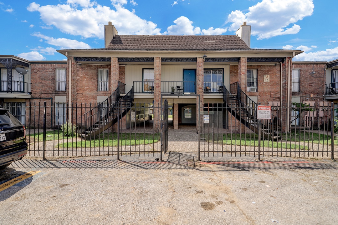 215 W Little York Rd, Houston, TX 77076 Casa Real Apartments