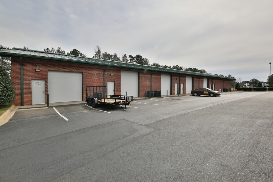 2024 Independence Commerce Dr, Matthews, NC for lease - Building Photo - Image 2 of 3