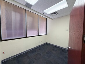 5001 Indian School Rd NE, Albuquerque, NM for lease Interior Photo- Image 2 of 4