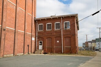 84 Gifford St, New Bedford, MA for lease Building Photo- Image 2 of 22