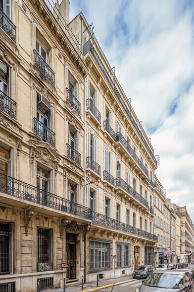 42 Rue Montgrand, Marseille for sale - Building Photo - Image 2 of 13
