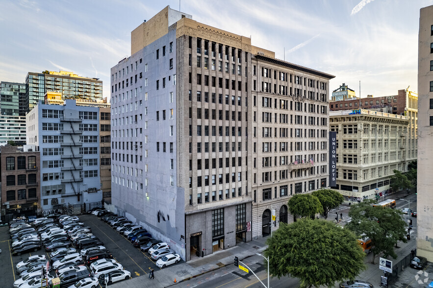 325 W 8th St, Los Angeles, CA for lease - Building Photo - Image 2 of 4