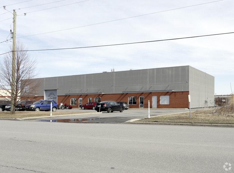 300 Rue Goyer, La Prairie, QC for sale - Primary Photo - Image 1 of 1