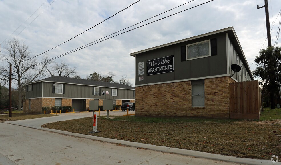 182 Willow St, Humble, TX for sale - Primary Photo - Image 1 of 1