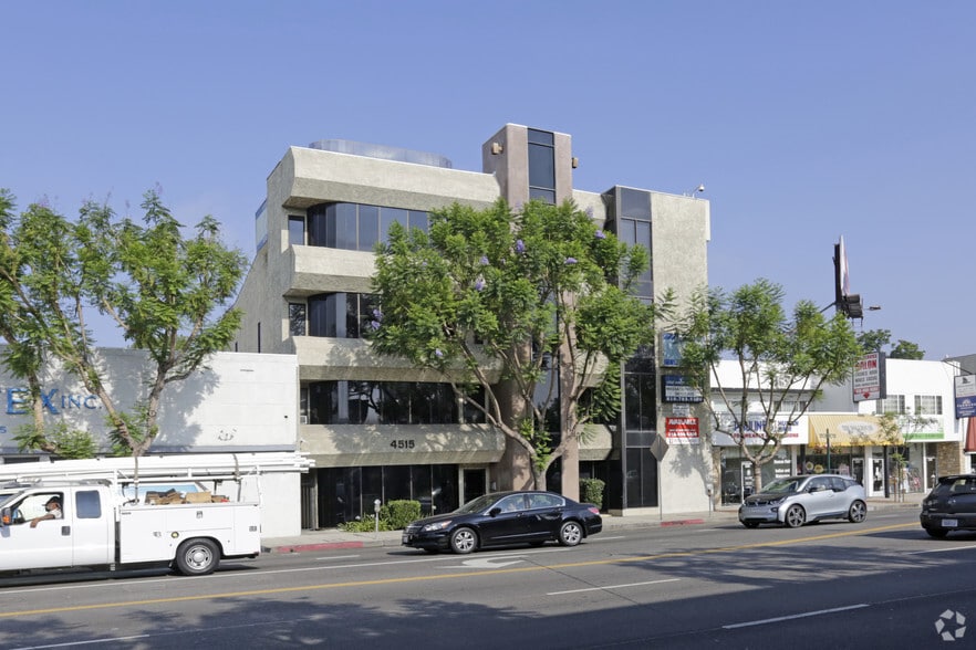 4515 Van Nuys Blvd, Sherman Oaks, CA for lease - Building Photo - Image 3 of 5