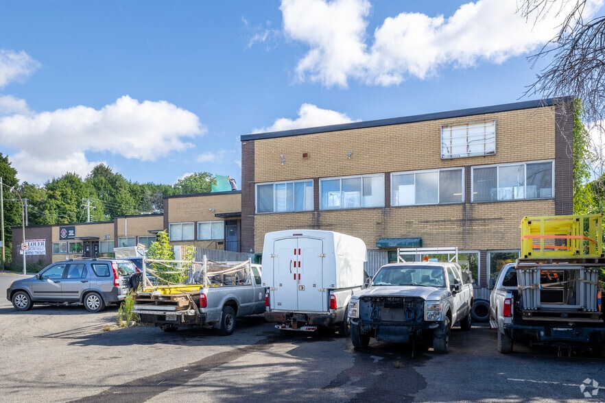 170-216 Prom Ronald, Montréal-Ouest, QC for lease - Building Photo - Image 2 of 3