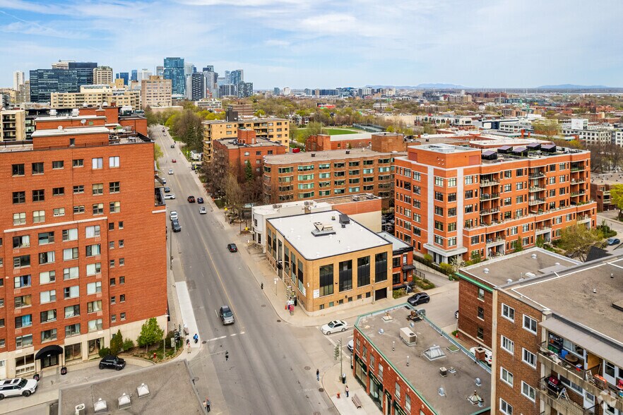 4444 Rue Sainte-Catherine O, Westmount, QC for lease - Aerial - Image 2 of 3