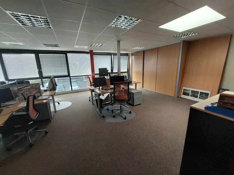 Office in Nantes for lease - Interior Photo - Image 3 of 5