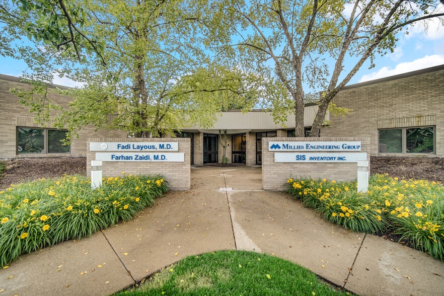 9711 Valparaiso Dr, Munster, IN for lease - Building Photo - Image 1 of 34