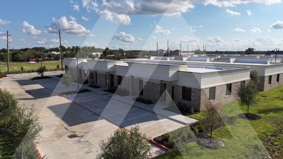 6110 Sienna Ranch Rd, Missouri City, TX for lease - Building Photo - Image 2 of 20