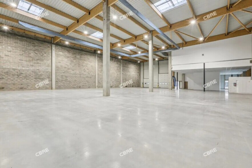 Office in Moissy-Cramayel for lease - Interior Photo - Image 3 of 15